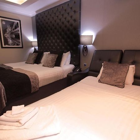 The Continental Hotel, Heathrow Hounslow Exterior photo